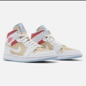 Air Jordan Women's 1 Mid SE Sesame